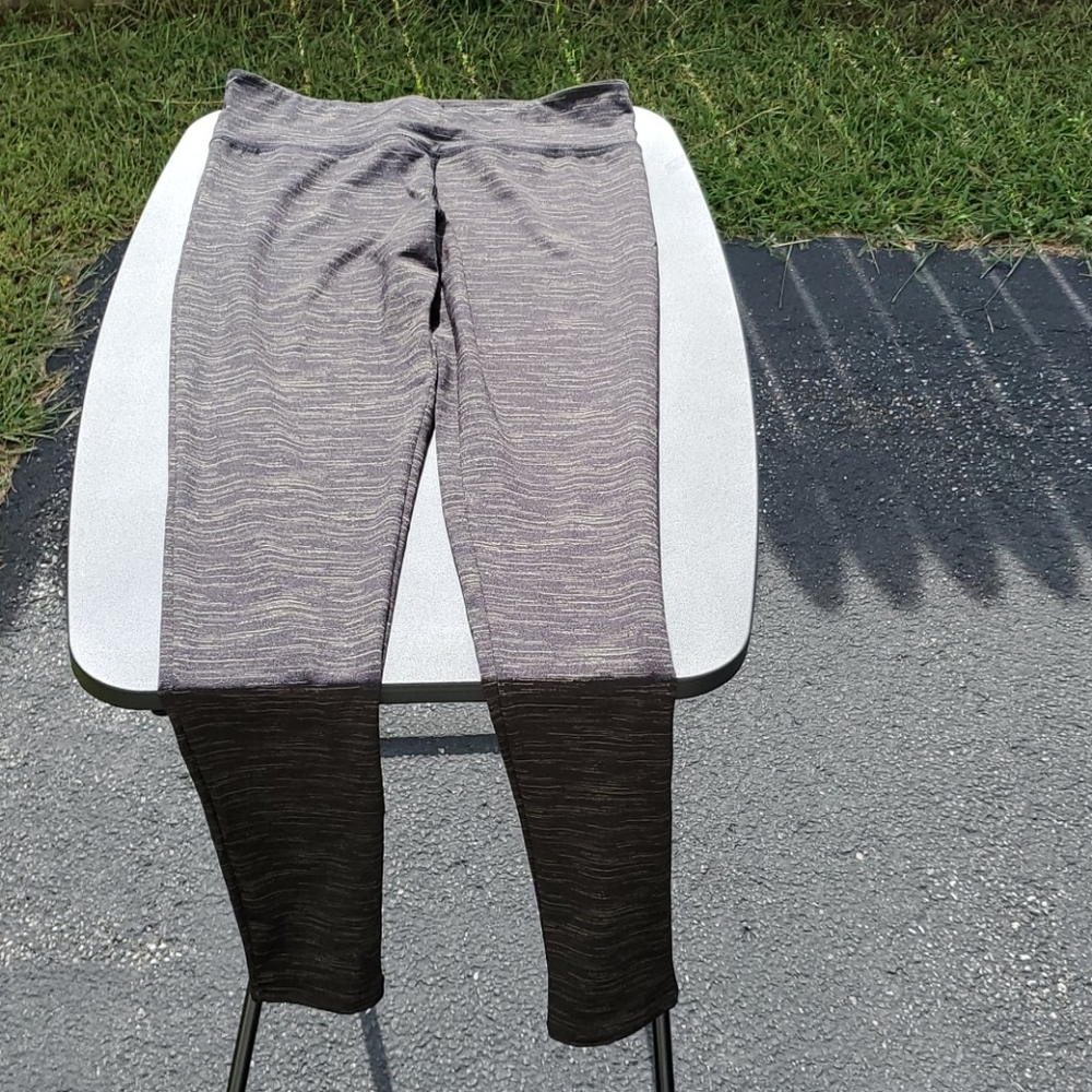 Yandy Active Leggings Size Medium